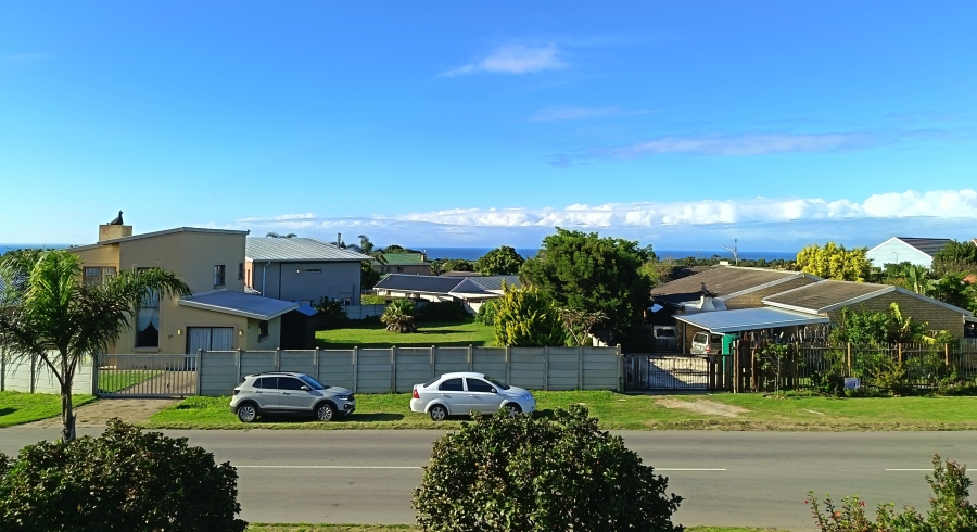 3 Bedroom Property for Sale in Wavecrest Eastern Cape